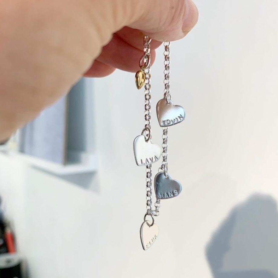 Armband med hjärtan - ett personligt namnarmband med gravyr - bild 2