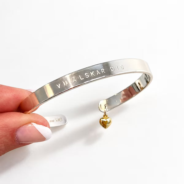 Classic Cuff – stelt silverarmband med personlig gravyr