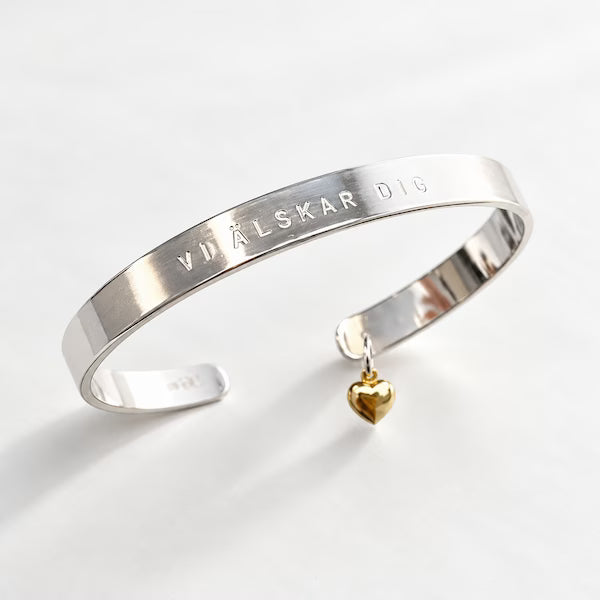 Classic Cuff namnarmband - stilrent silverarmband med namn & gravyr