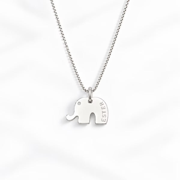 Lyckoelefant dophalsband i silver – personligt halsband med namn