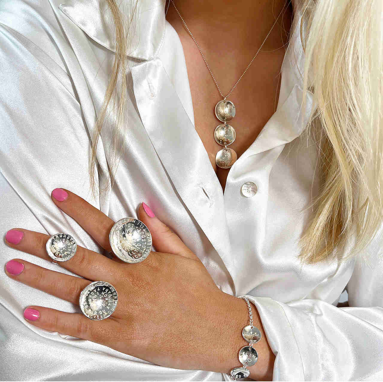 Namnhalsband Coins på rad