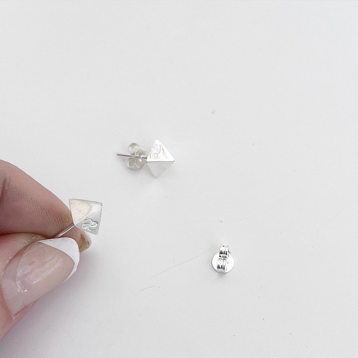 Snygga nitörhängen i äkta silver Valentino wannabe earstuds