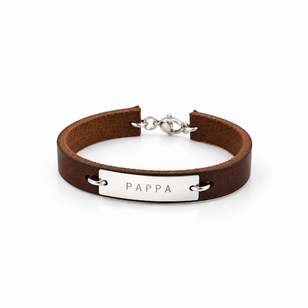 Läderarmband med graverad namnbricka i silver, personligt armband med namn eller egen text