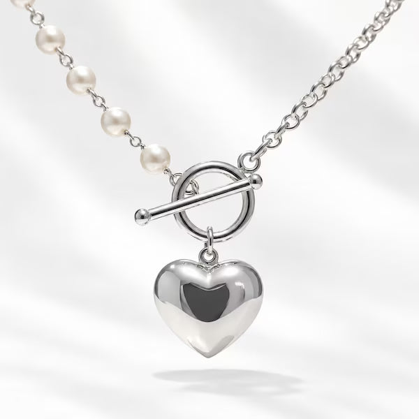 Unchain my heart - hjärthalsband i silver med pärlor