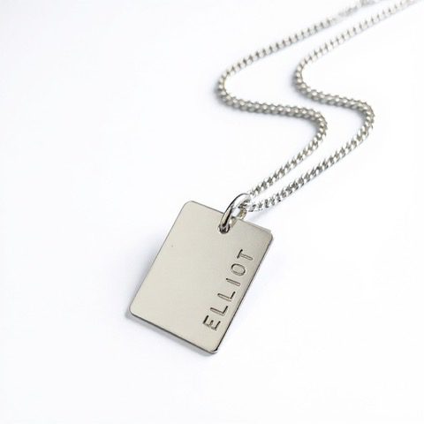 Halsband med liten namnbricka - dophalsband med gravyr