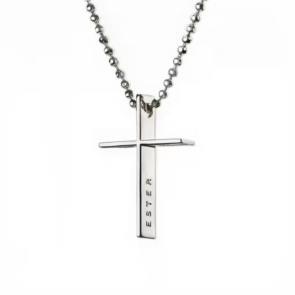 3D-kors i äkta silver med gravyr av namn eller ord. konfirmationspresent tredimensionellt kors