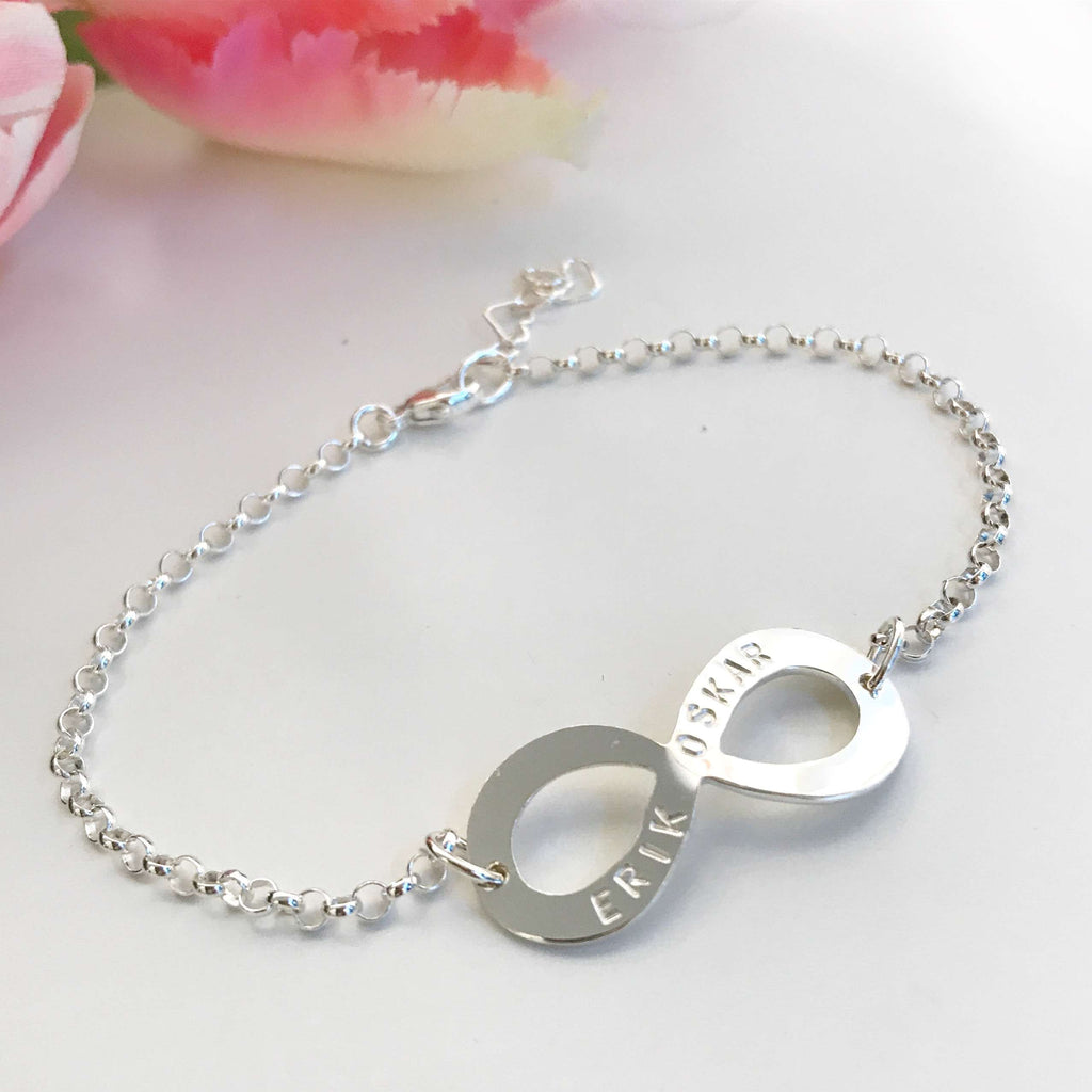 Armband Infinity i äkta silver med namn & gravyr - armband med evighetstecknet och personlig gravyr