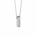 äkta silver halsband med en graverbar stavformad berlock med plats för fyra namn